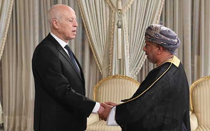 بمناسبة انتهاء مهامه : قيس سعيد يلتقي سفير سلطنة عمان